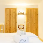 Alpine Panorama Spacious Mountain Retreat